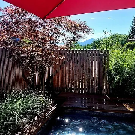 Holiday home Berge Und Mit Whirlpool Und Sauna *